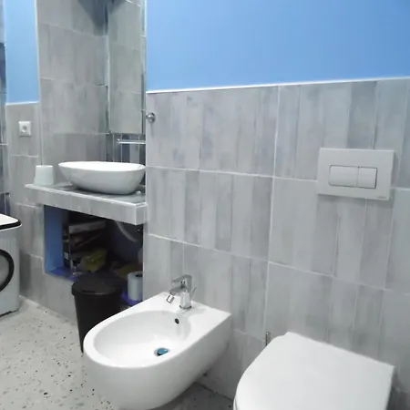 Mithra Centro Storico Napels